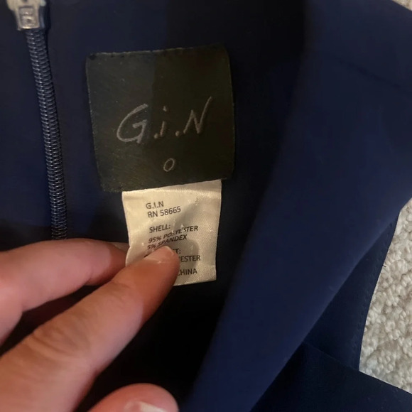 GIN size 0 asymmetrical colorblock bodycon dress navy blue, blue, white like new - Picture 4 of 4